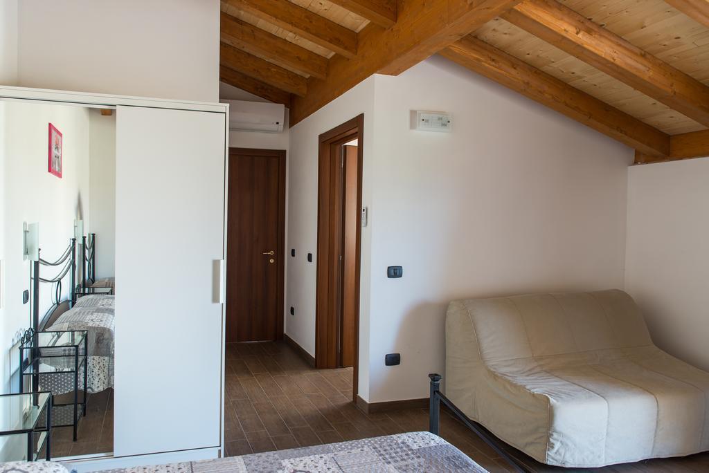 Agriturismo Chesini Castelnuovo del Garda Exterior foto